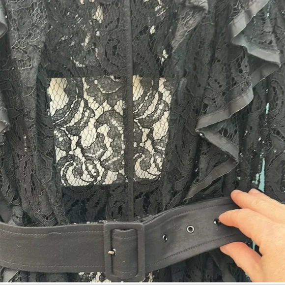 Bcbgmaxazria Lace Trench Size S - Picture 3 of 4